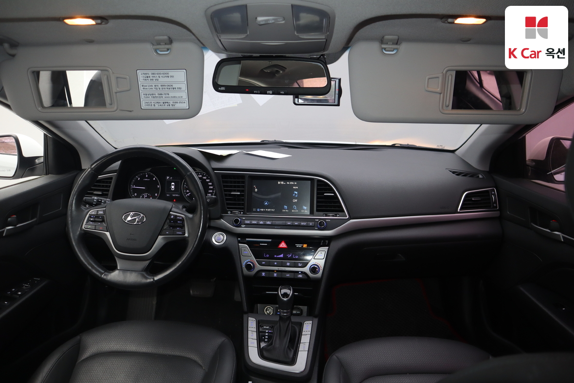 Hyundai Elantra - 3