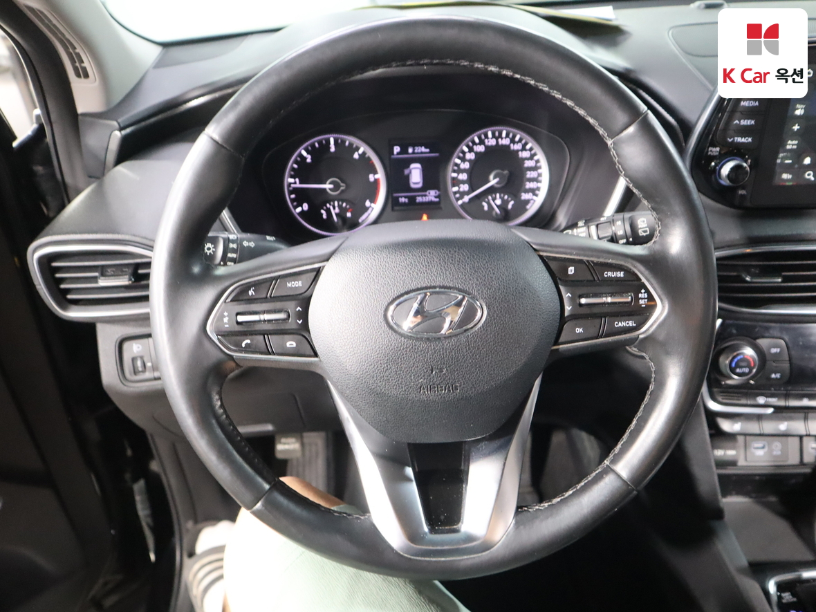 Hyundai Santa Fe 2019 - Image 10