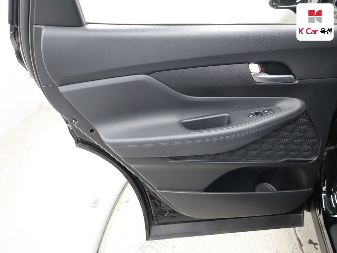 Hyundai Santa Fe 2019 - Image 21