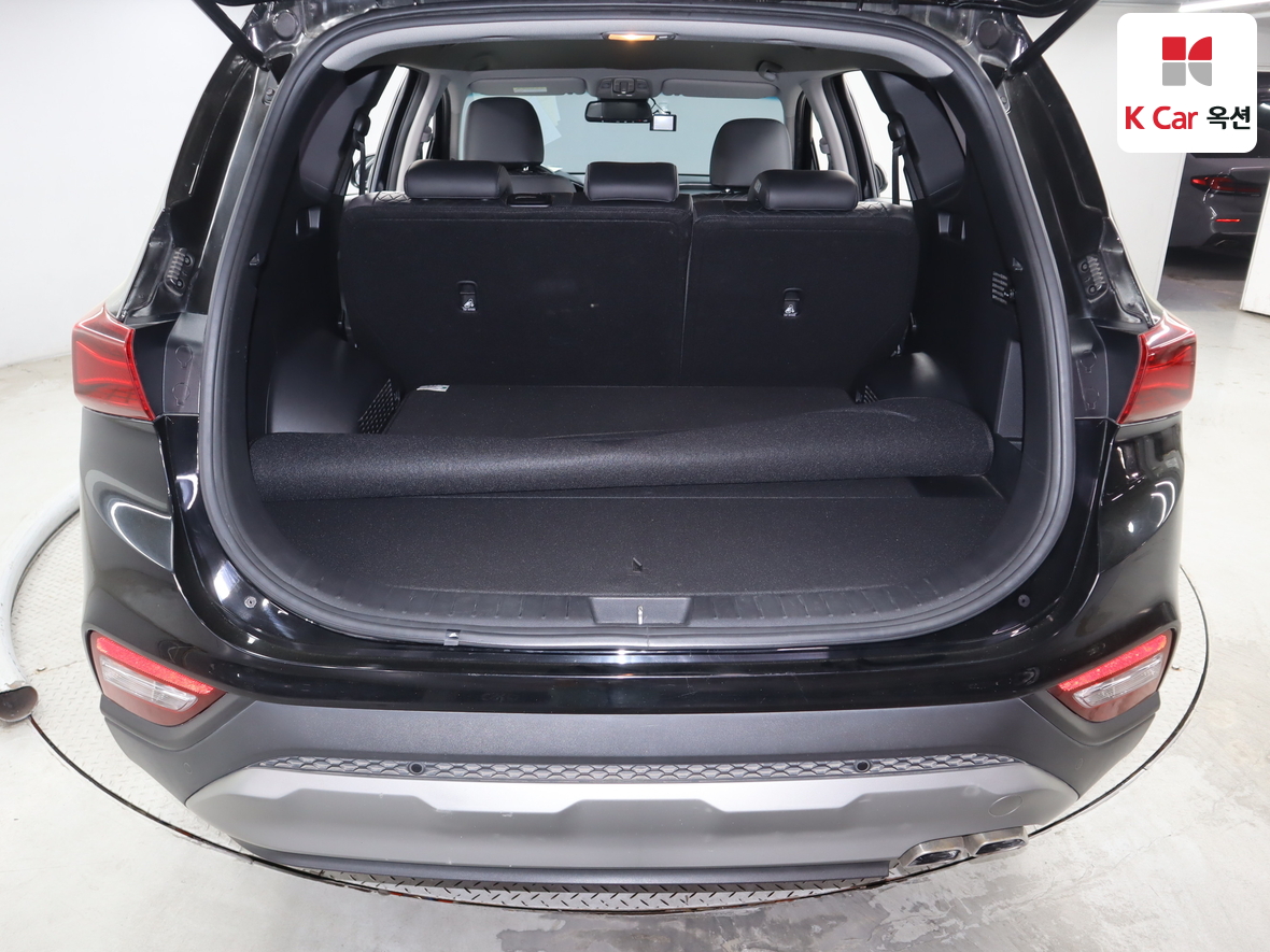 Hyundai Santa Fe 2019 - Image 24