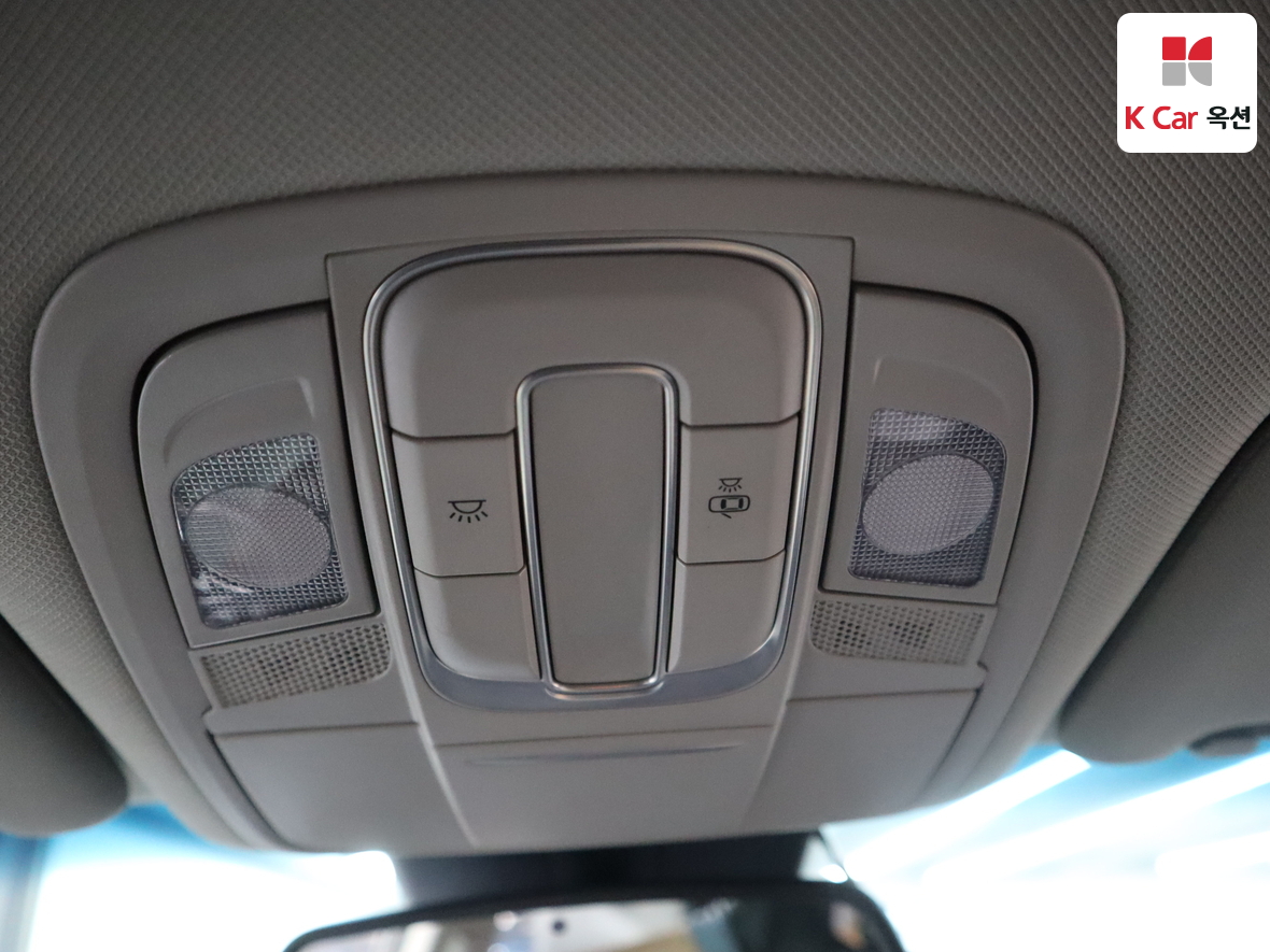 Hyundai Santa Fe 2019 - Image 12