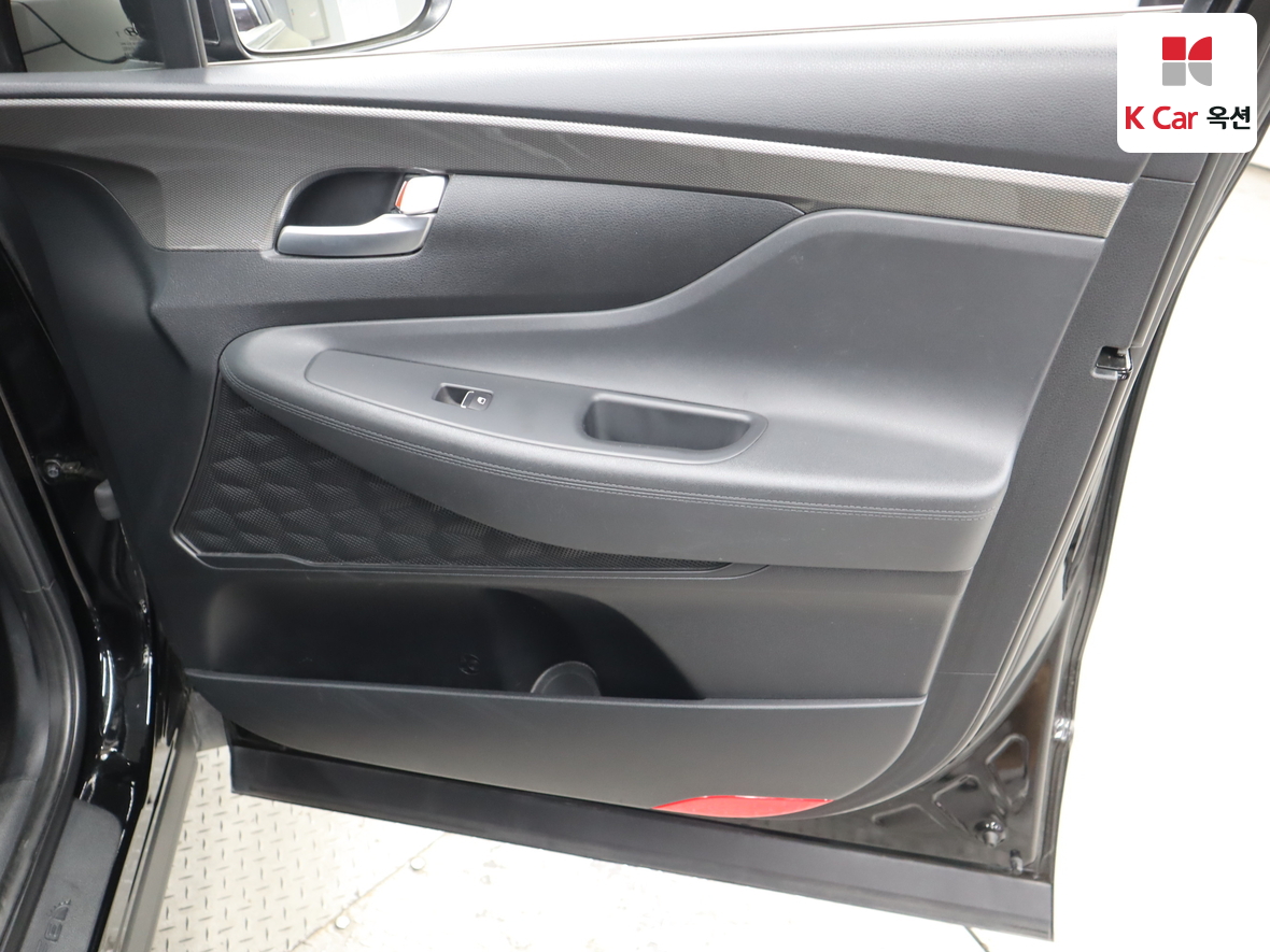 Hyundai Santa Fe 2019 - Image 28