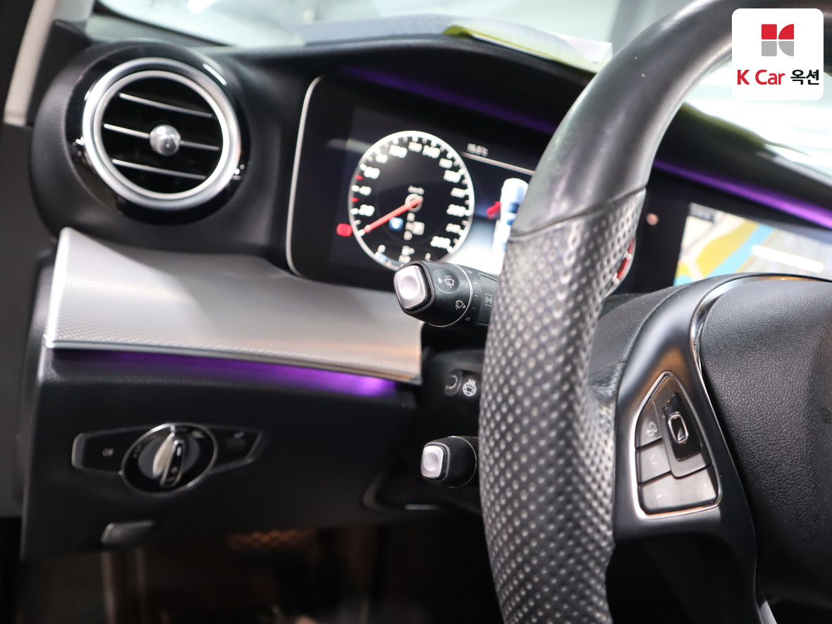 Mercedes-Benz E-Class - 9