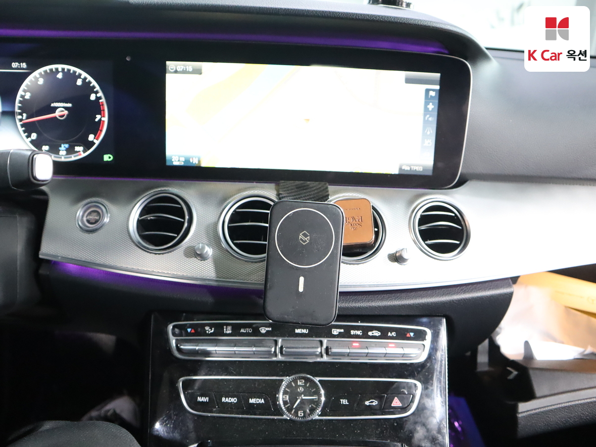 Mercedes-Benz E-Class - 6