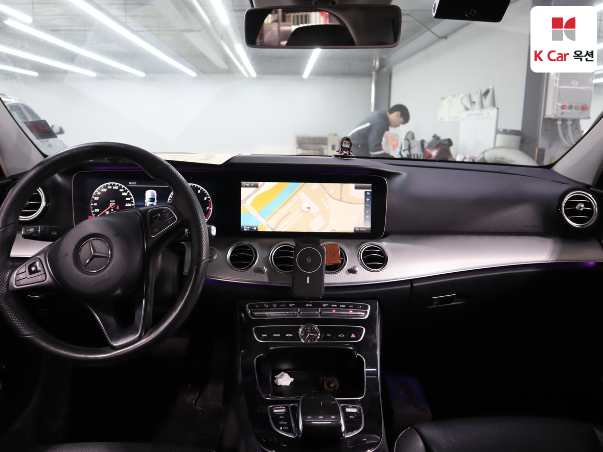 Mercedes-Benz E-Class - 3