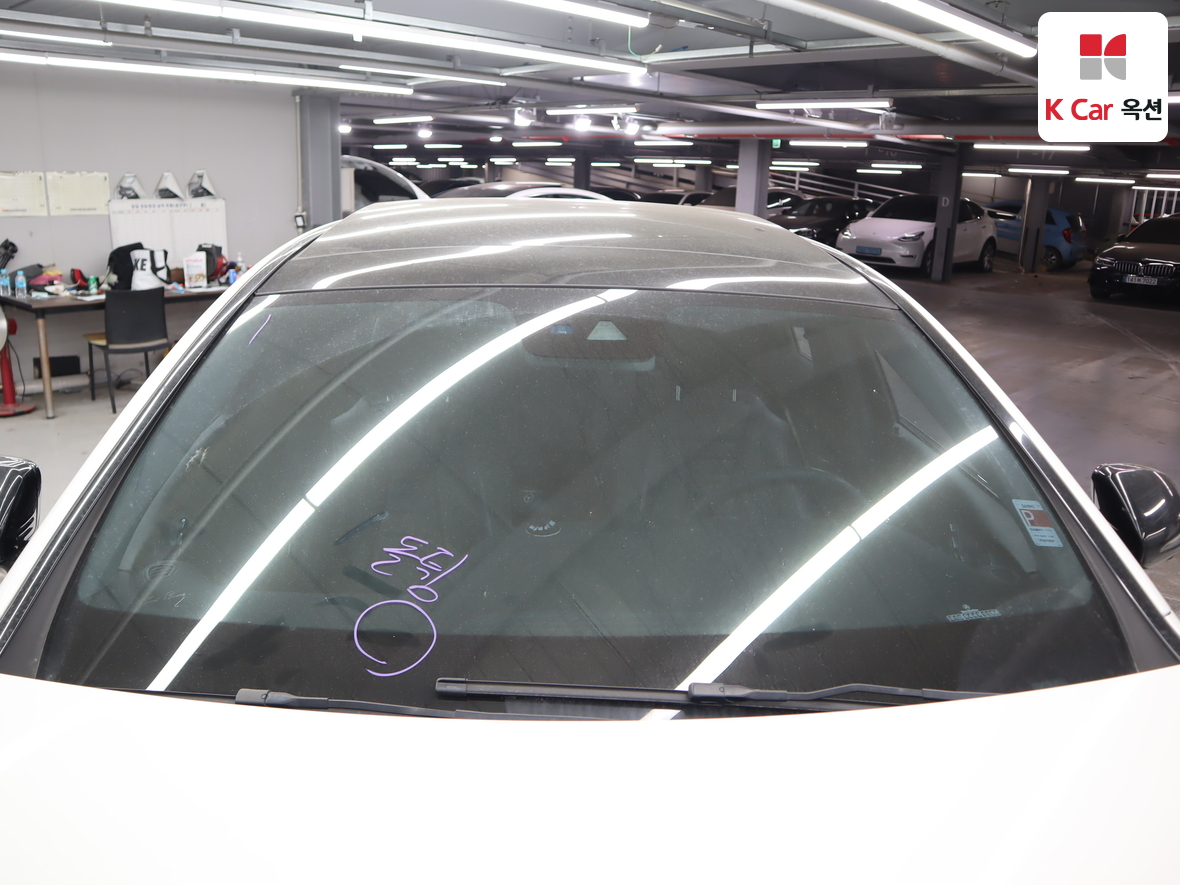 Mercedes-Benz E-Class - 37