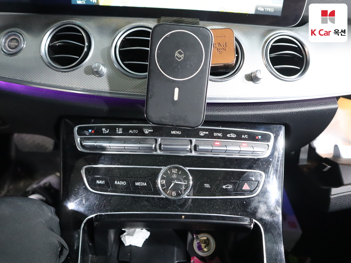Mercedes-Benz E-Class - 15