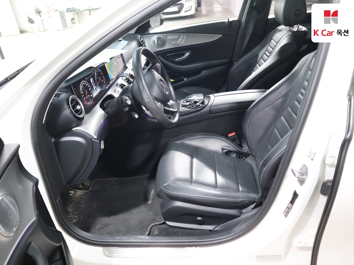 Mercedes-Benz E-Class - 19