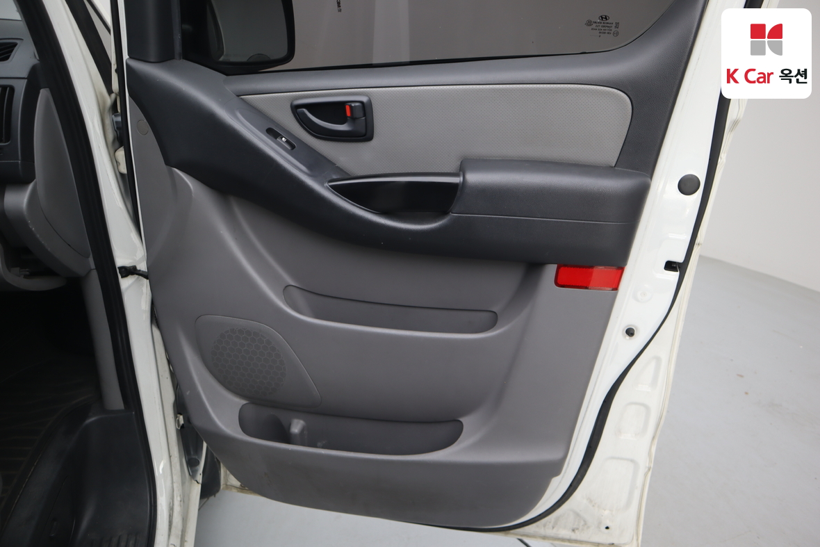 Hyundai Grand Starex - 28