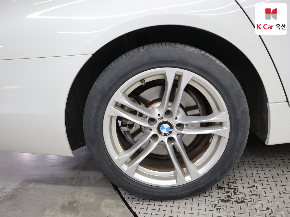 BMW 5 Series - 45