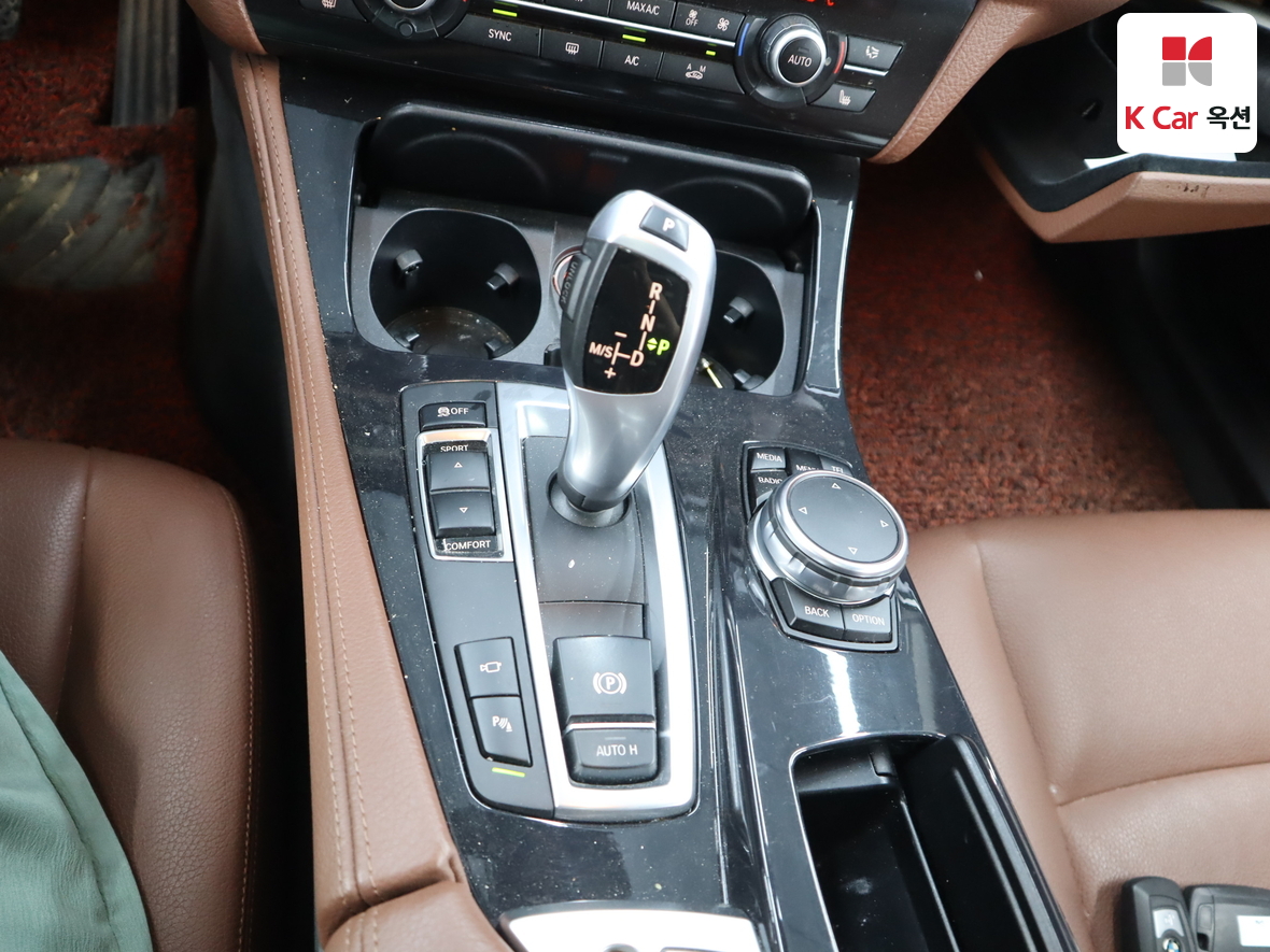 BMW 5 Series - 16