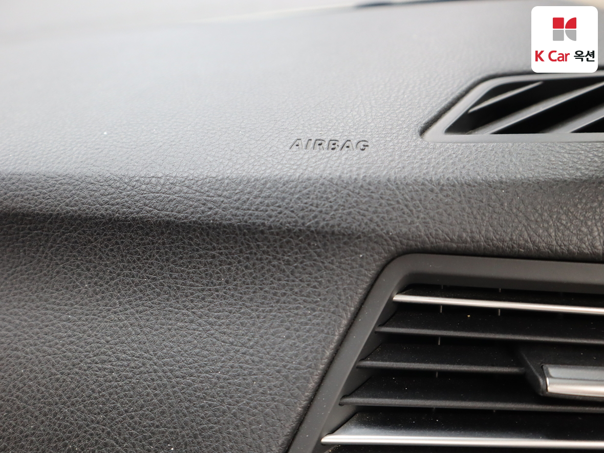 BMW 5 Series - 33