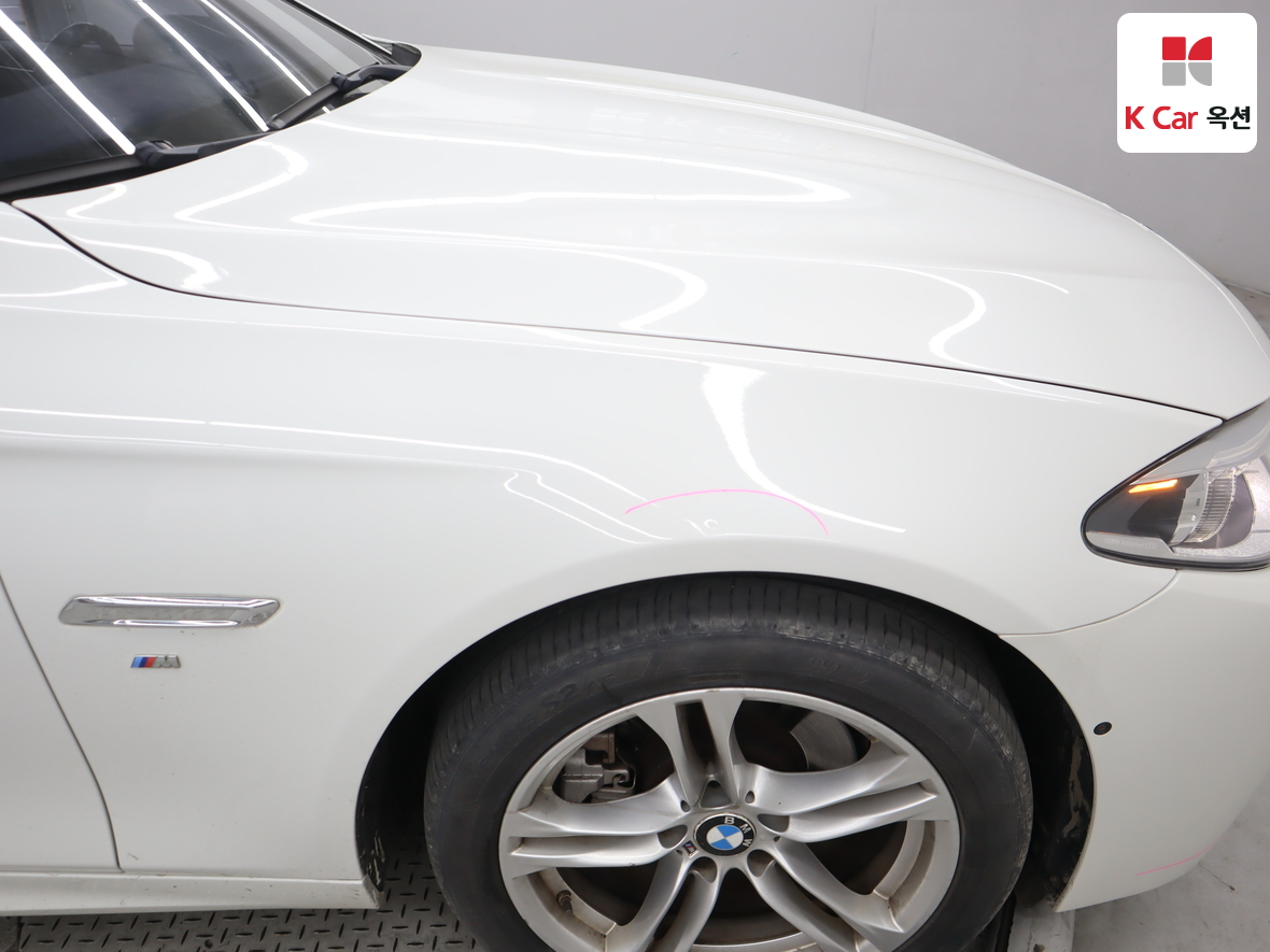 BMW 5 Series - 43