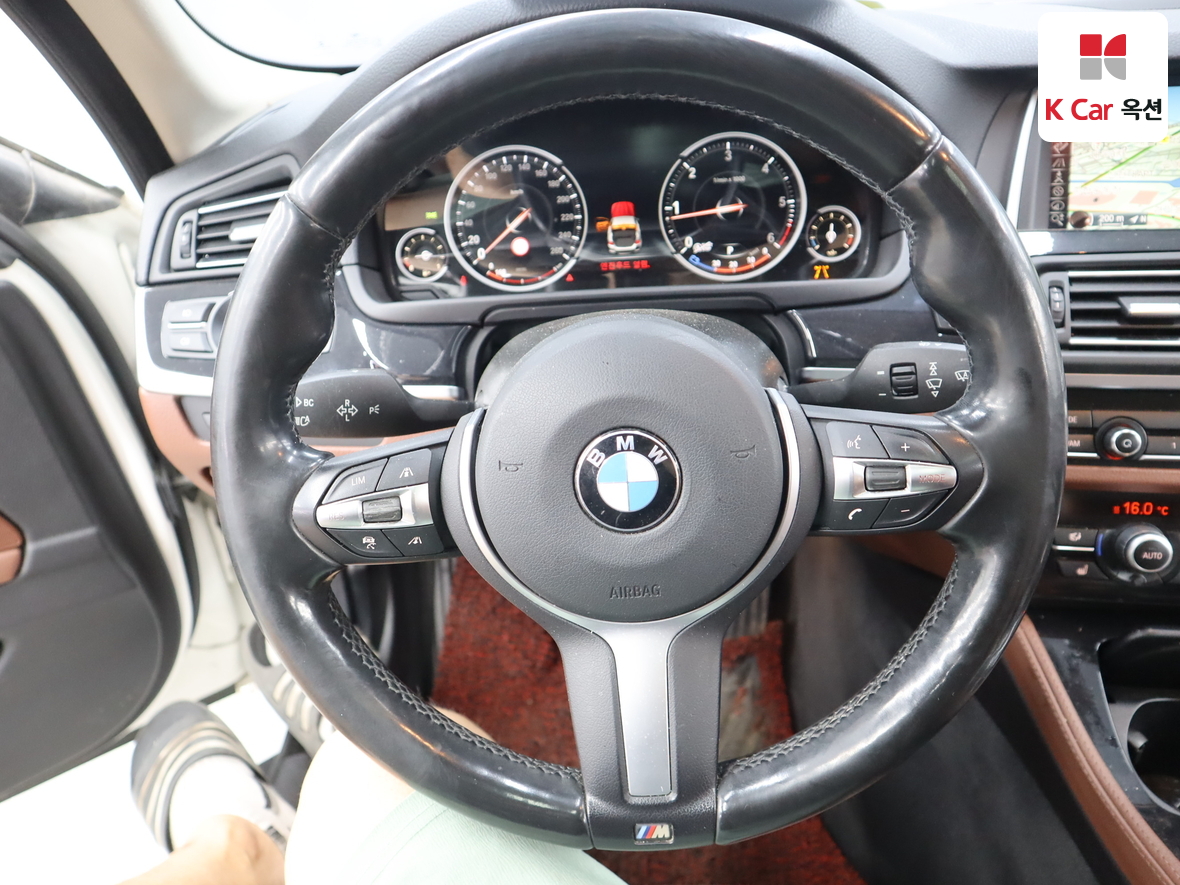 BMW 5 Series - 10