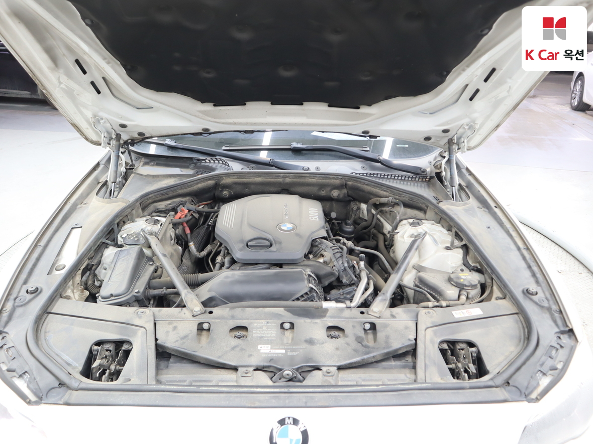 BMW 5 Series - 35