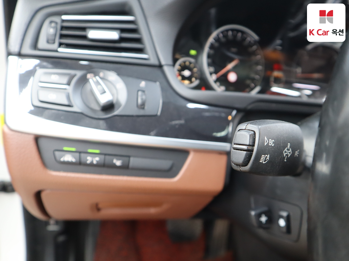 BMW 5 Series - 9