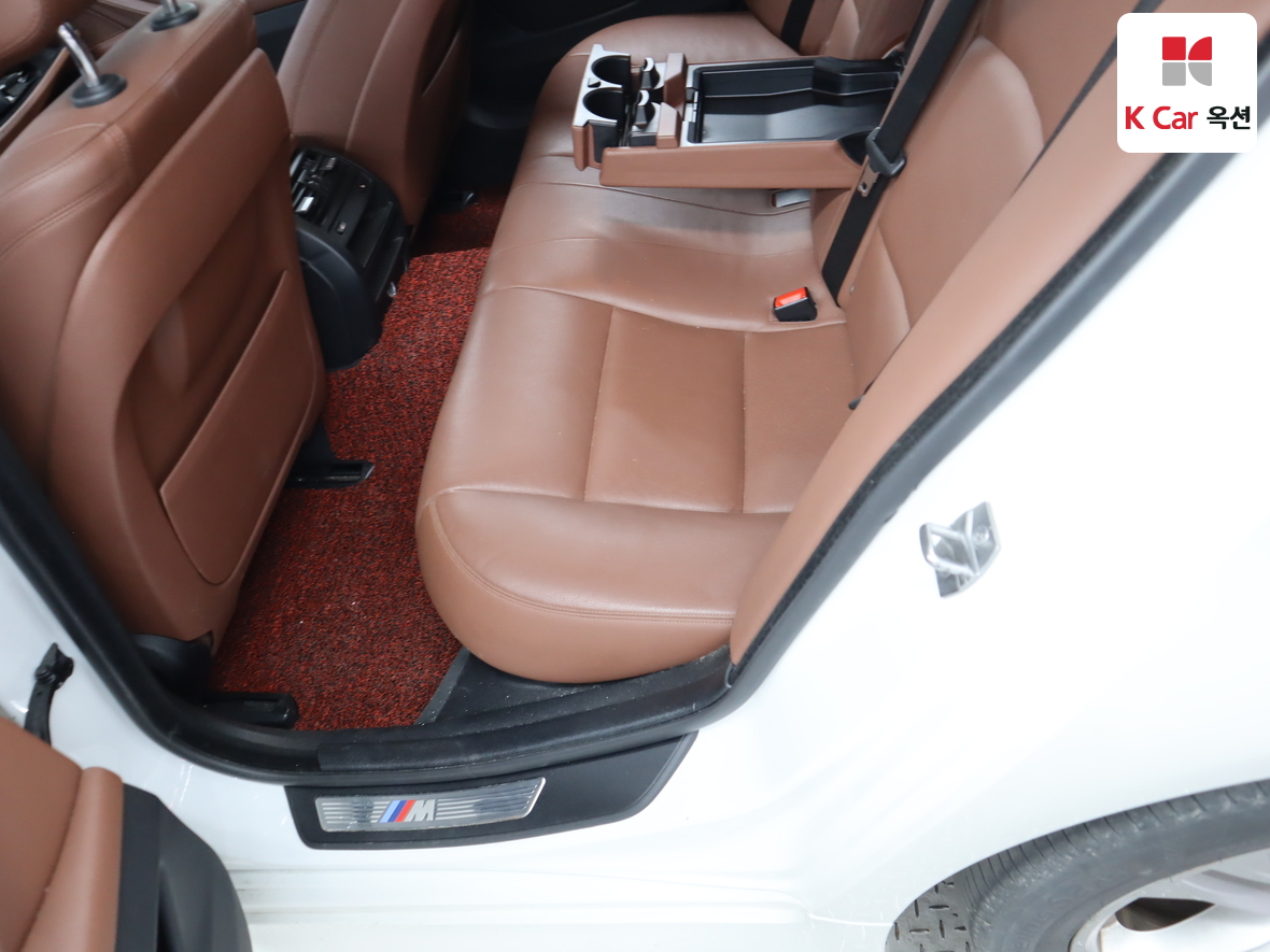 BMW 5 Series - 25