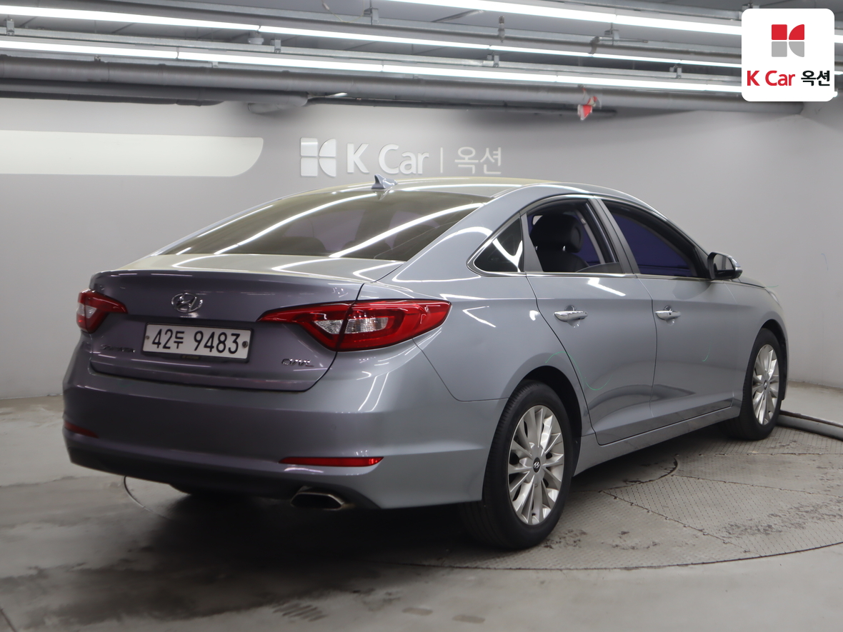 Hyundai Sonata 2015 - Image 2