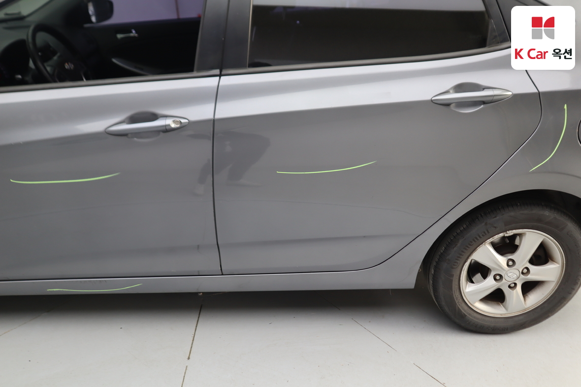 Hyundai Accent - 34