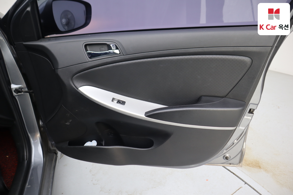 Hyundai Accent - 26