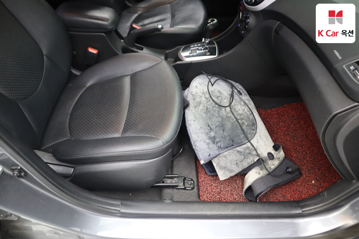 Hyundai Accent - 27