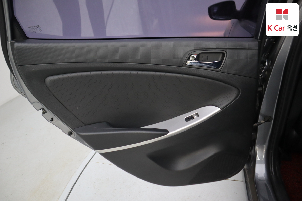 Hyundai Accent - 20