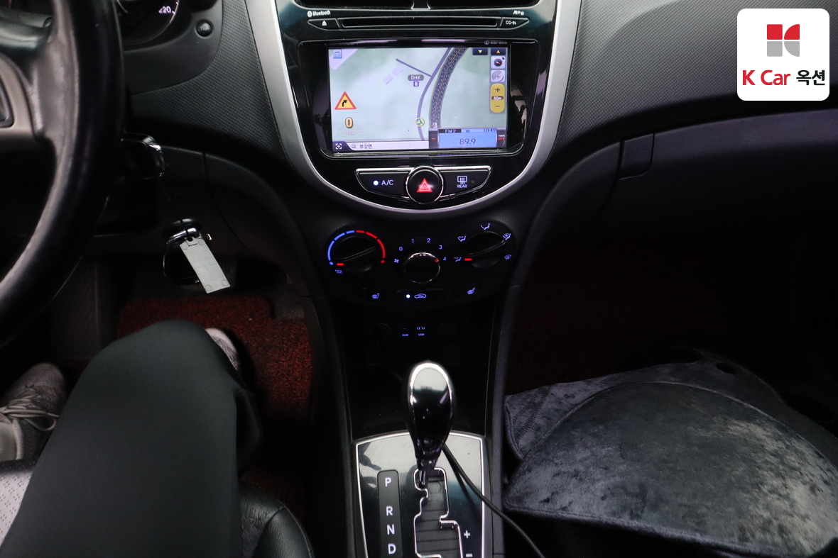Hyundai Accent - 6