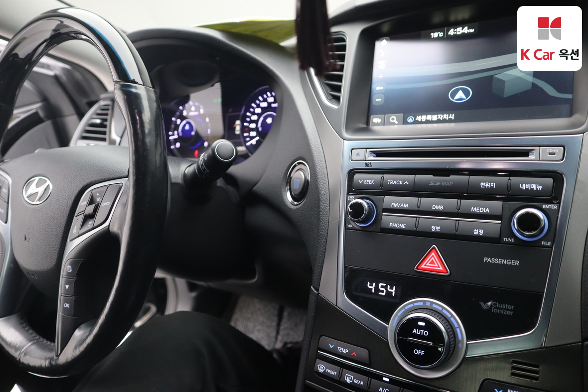 Hyundai AZERA - 11