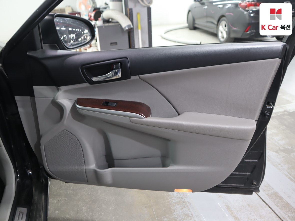 Toyota Camry - 31