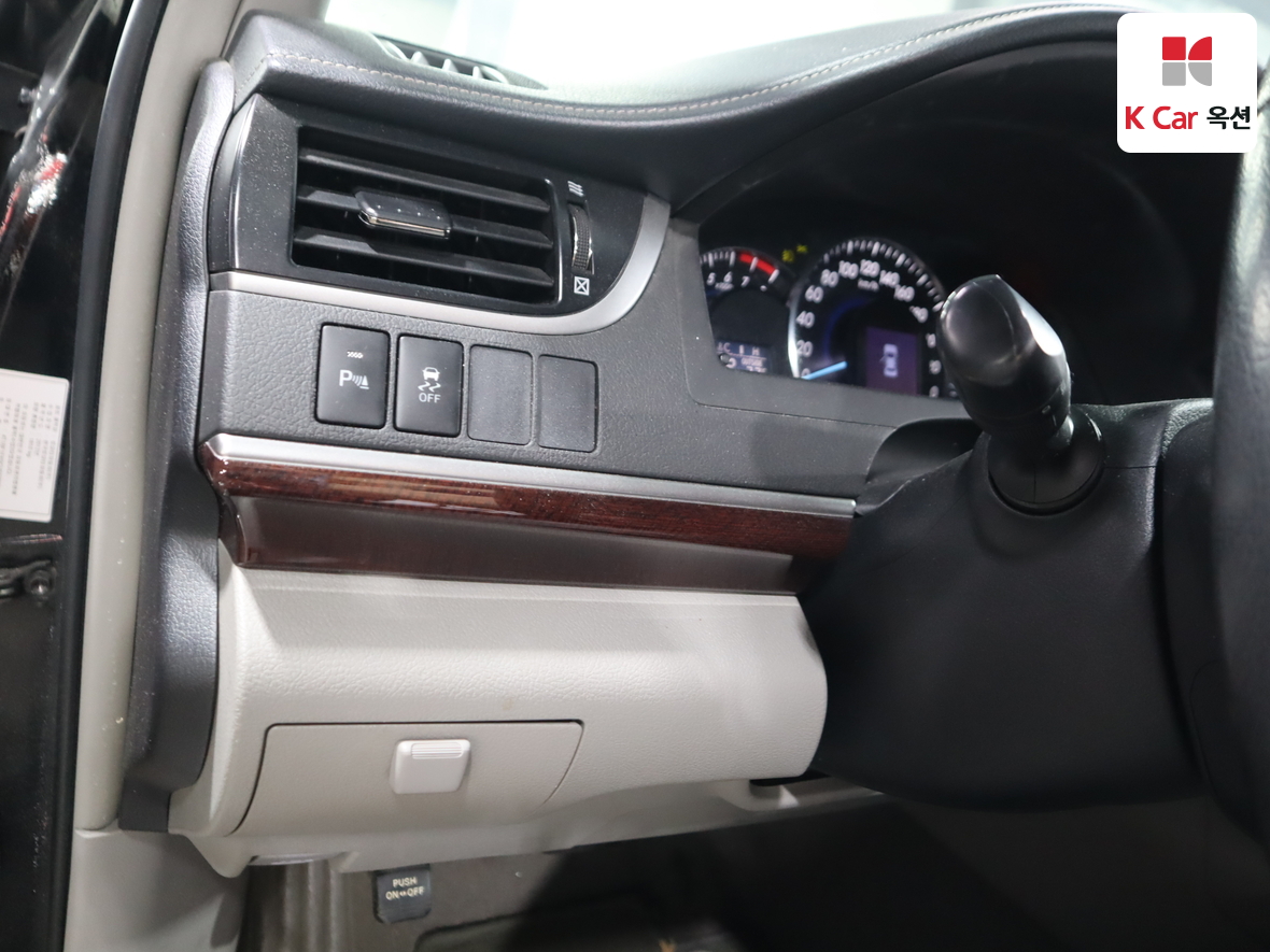 Toyota Camry - 9