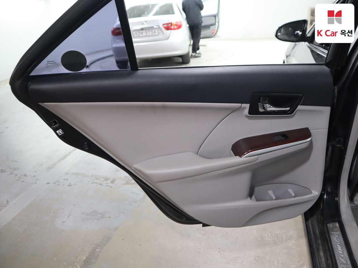 Toyota Camry - 25