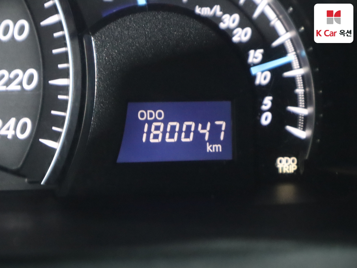 Toyota Camry - 4
