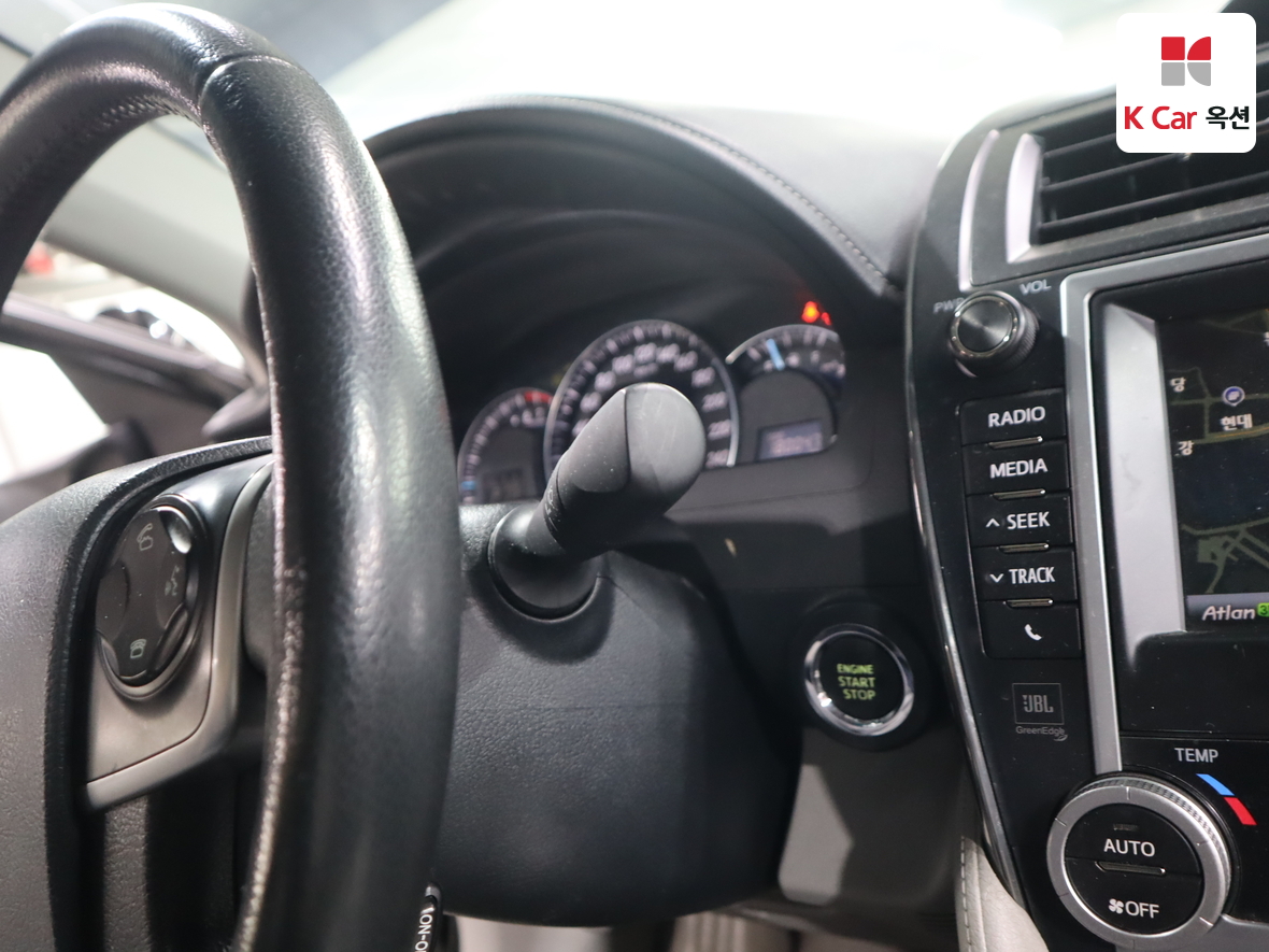 Toyota Camry - 11