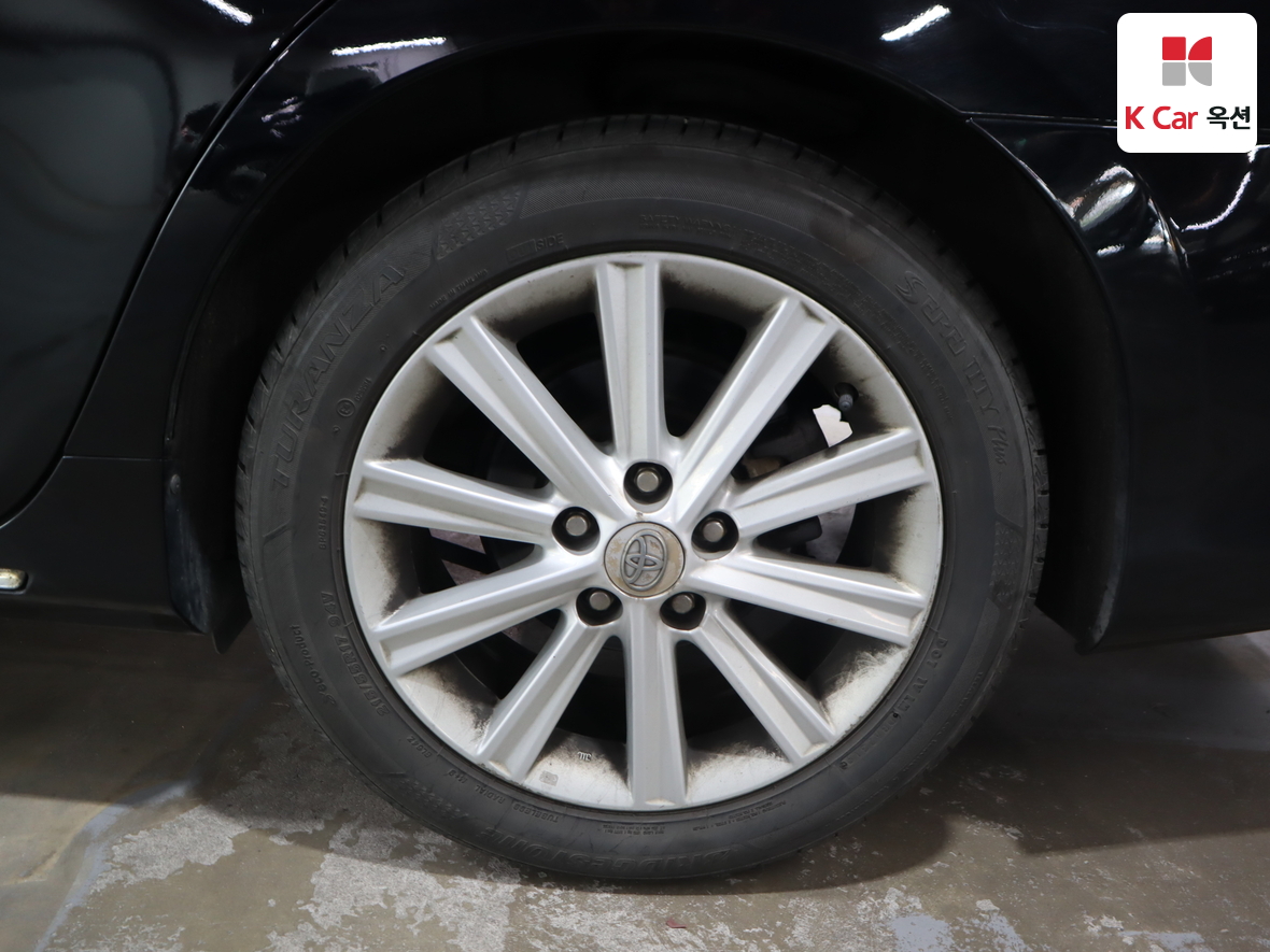 Toyota Camry - 52