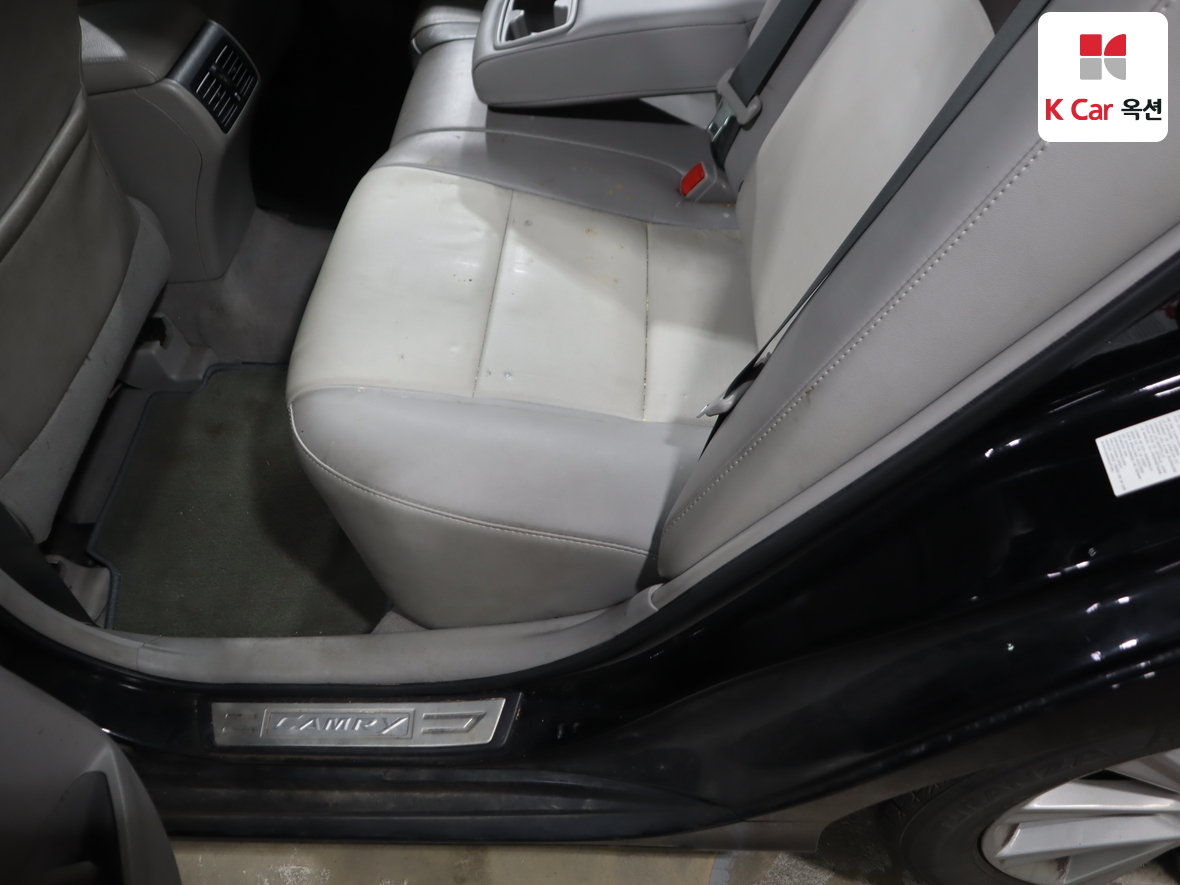 Toyota Camry - 26