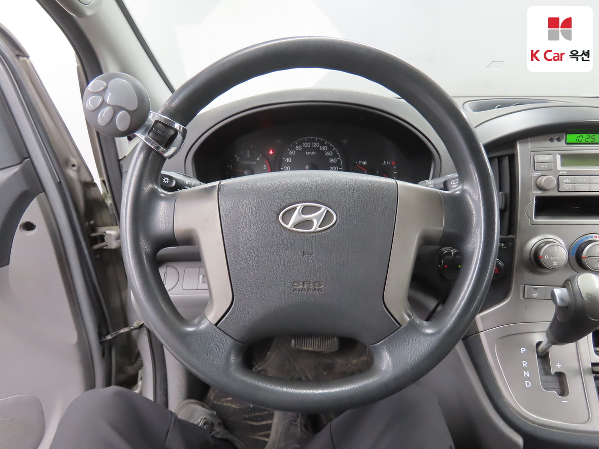 هيونداي جراند ستاريكس 2011 - صورة 10