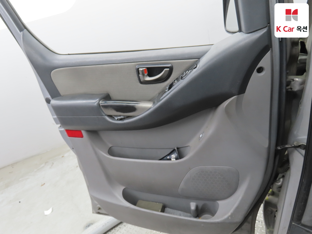 هيونداي جراند ستاريكس 2011 - صورة 8