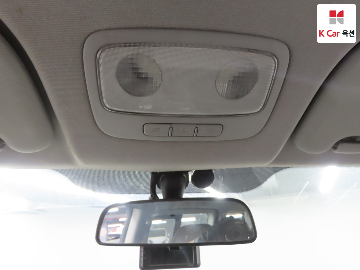 هيونداي جراند ستاريكس 2011 - صورة 12