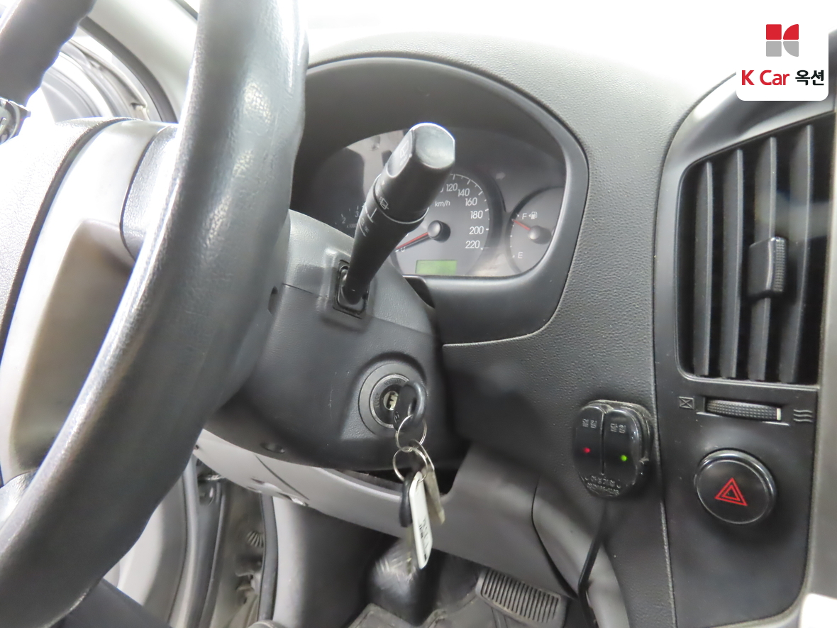 هيونداي جراند ستاريكس 2011 - صورة 11