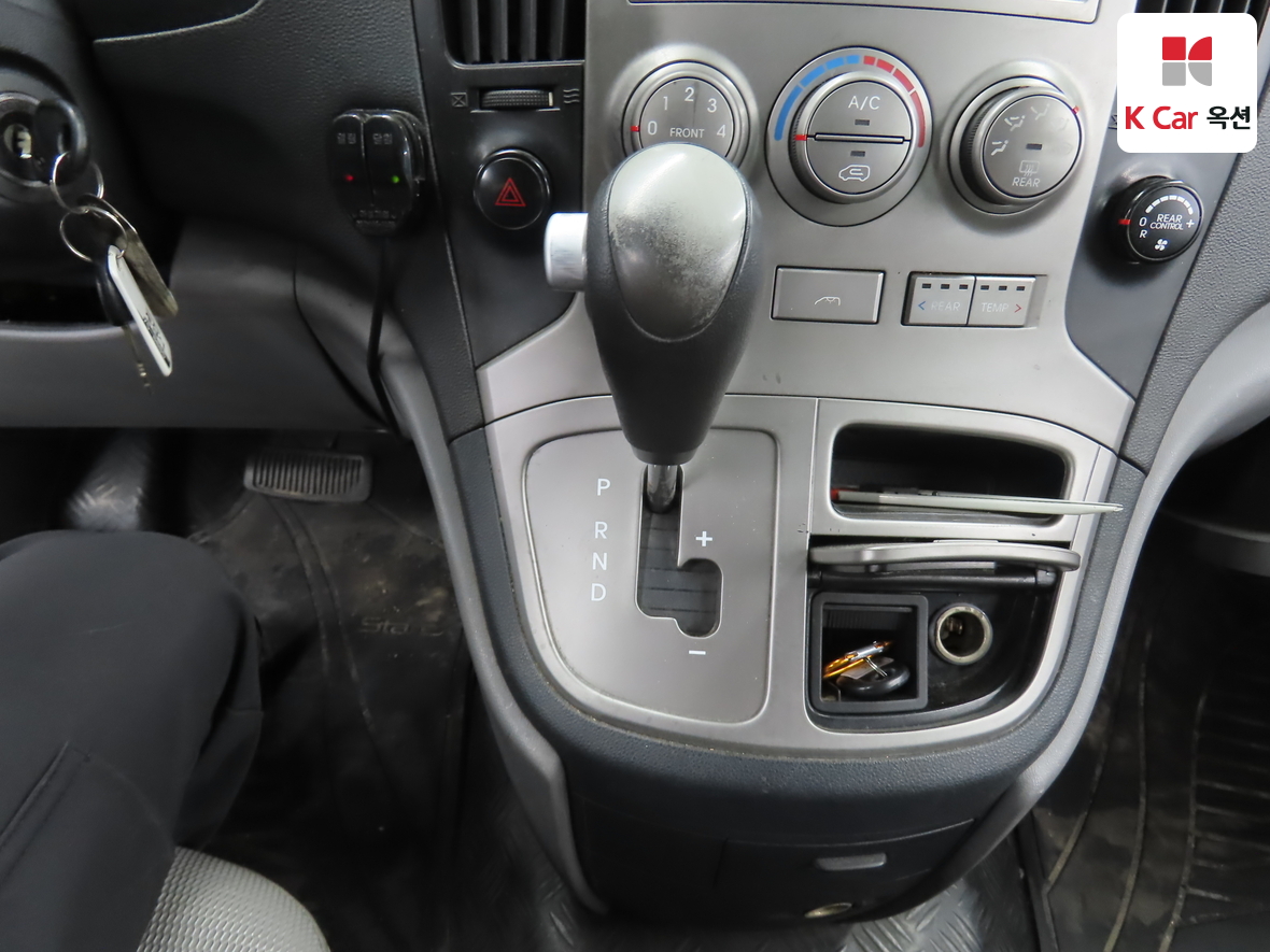 هيونداي جراند ستاريكس 2011 - صورة 16