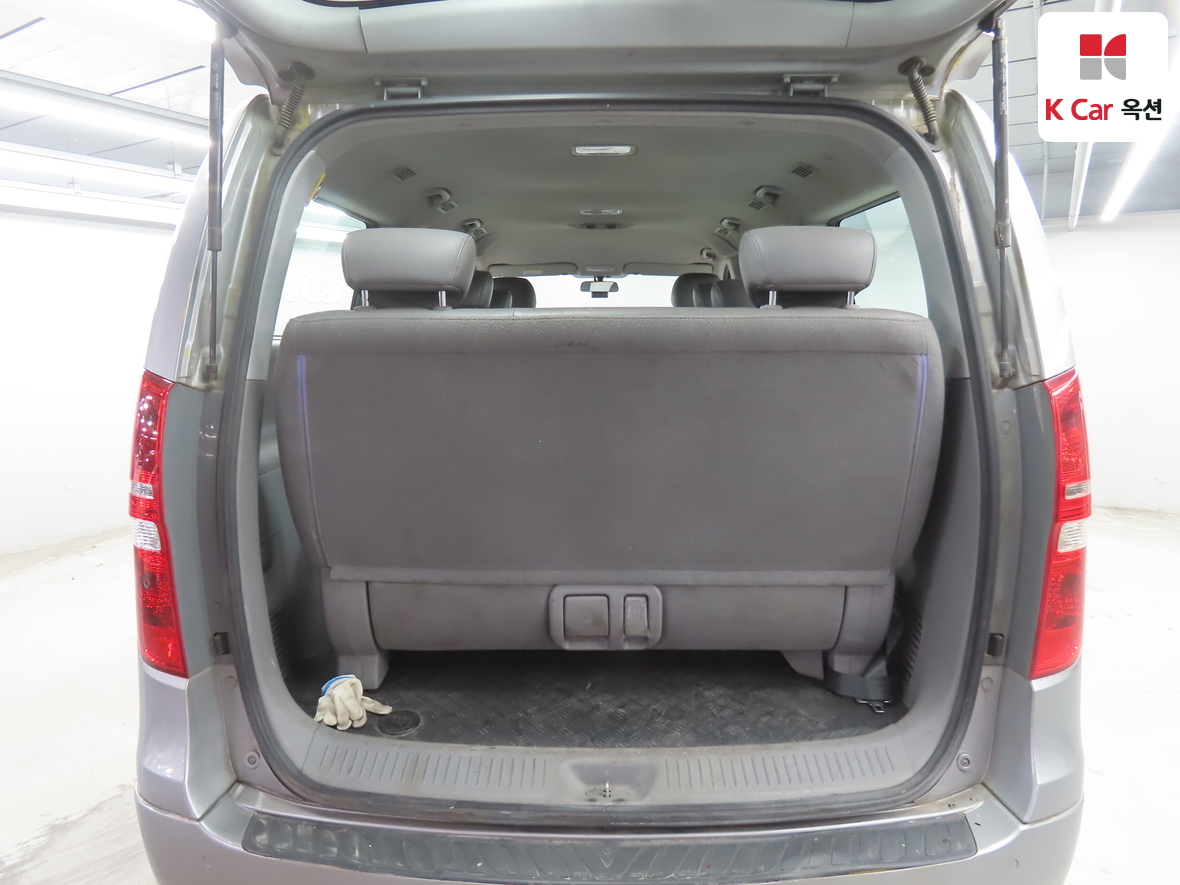 هيونداي جراند ستاريكس 2011 - صورة 24