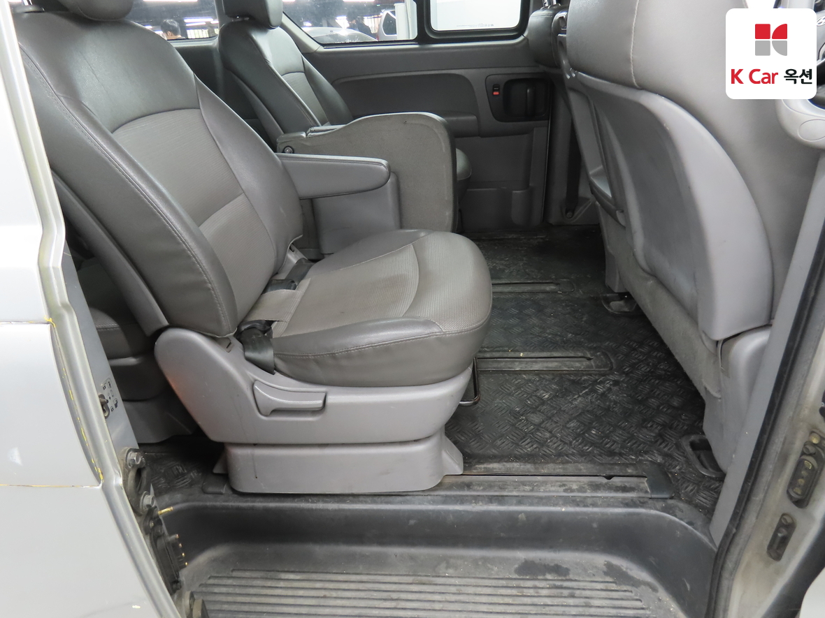 هيونداي جراند ستاريكس 2011 - صورة 26