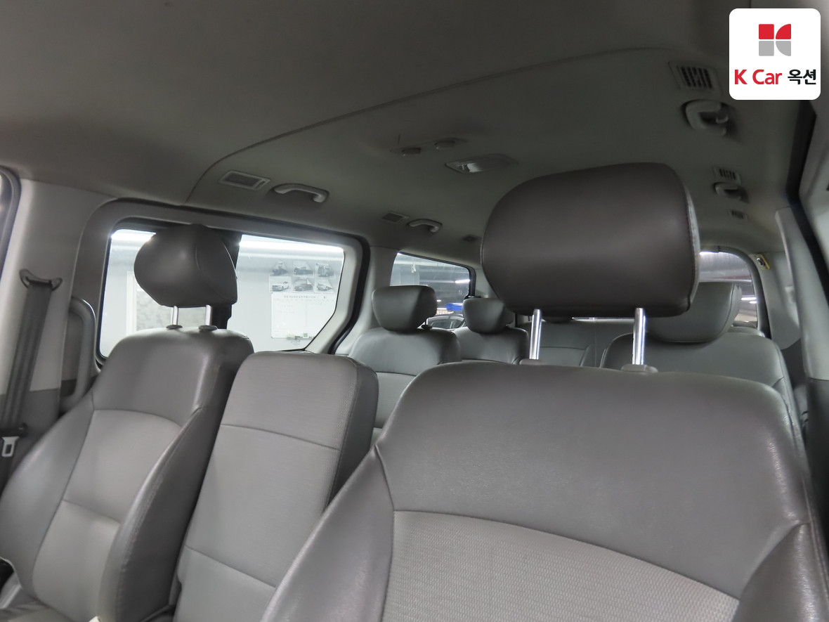 هيونداي جراند ستاريكس 2011 - صورة 18