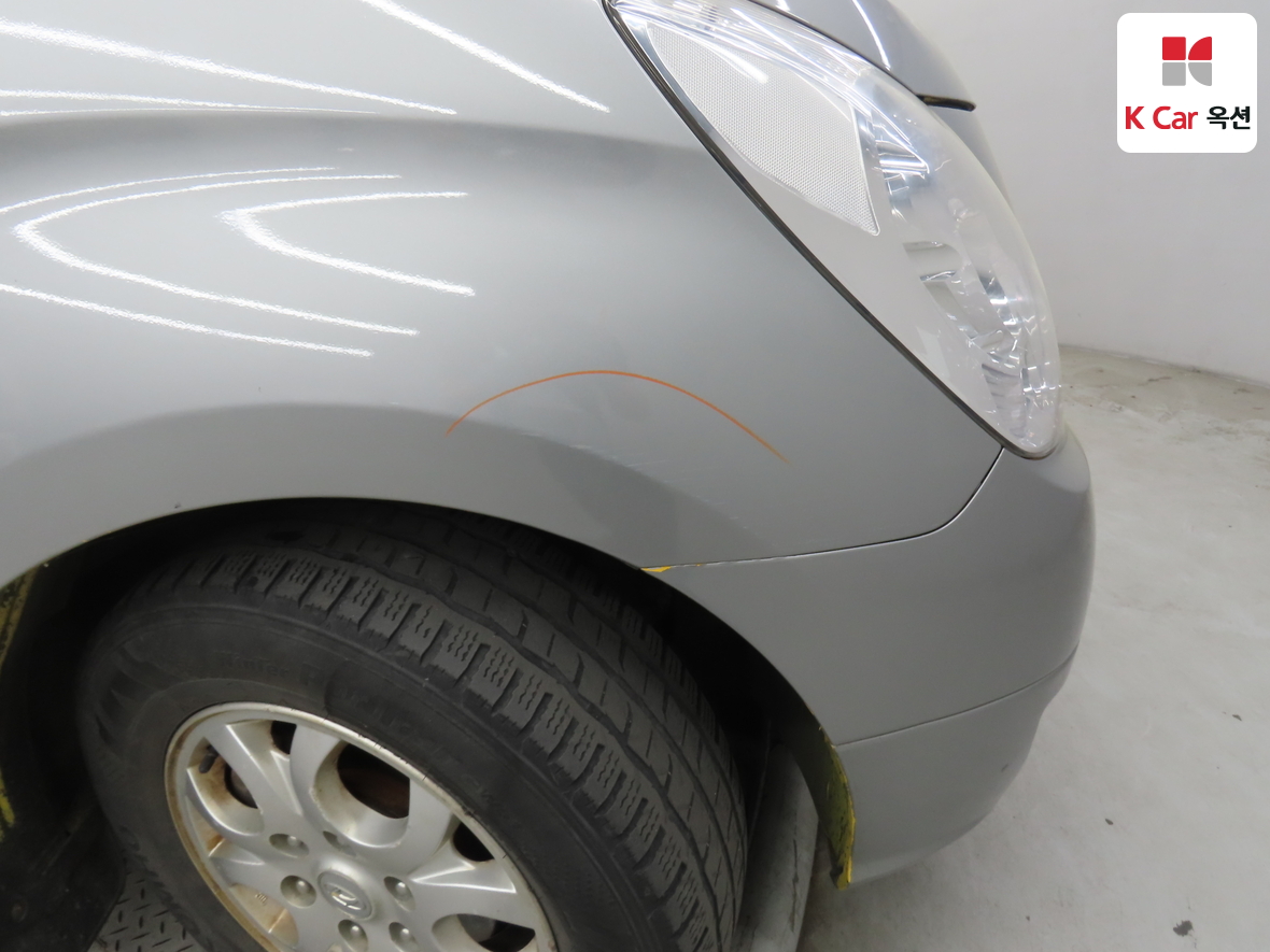 هيونداي جراند ستاريكس 2011 - صورة 37