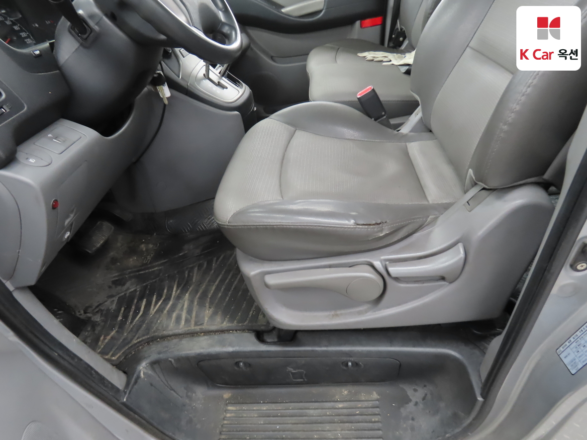 هيونداي جراند ستاريكس 2011 - صورة 17