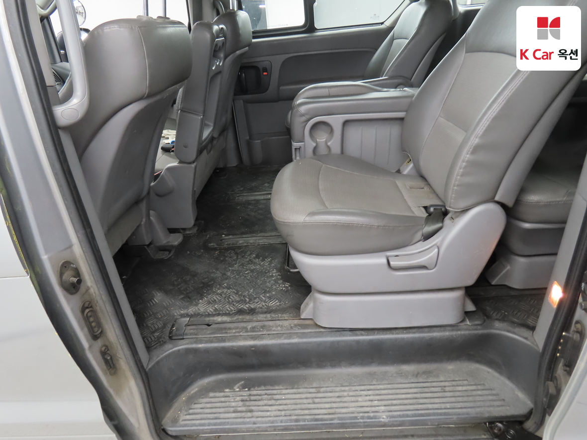 هيونداي جراند ستاريكس 2011 - صورة 23