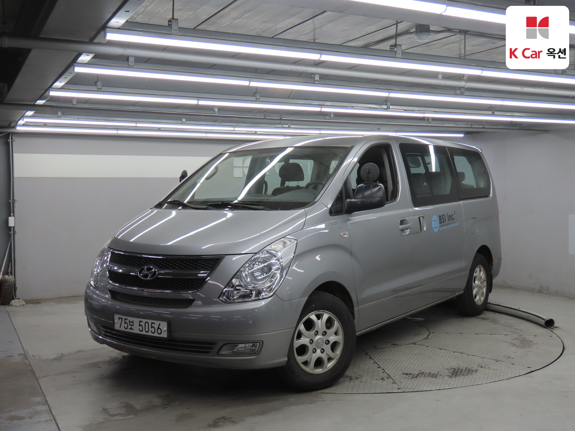 هيونداي جراند ستاريكس 2011 - صورة 1