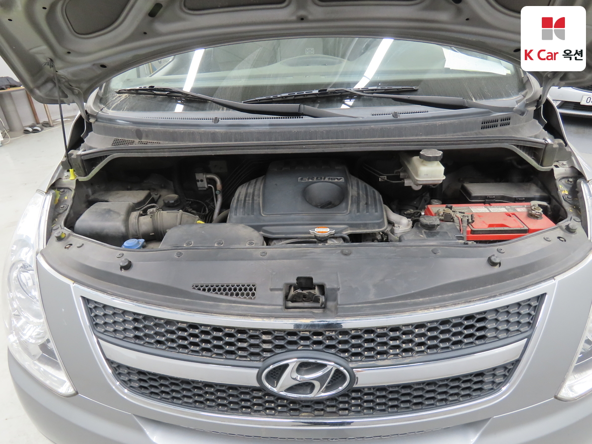 هيونداي جراند ستاريكس 2011 - صورة 30