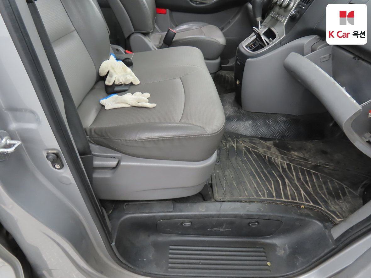 هيونداي جراند ستاريكس 2011 - صورة 28