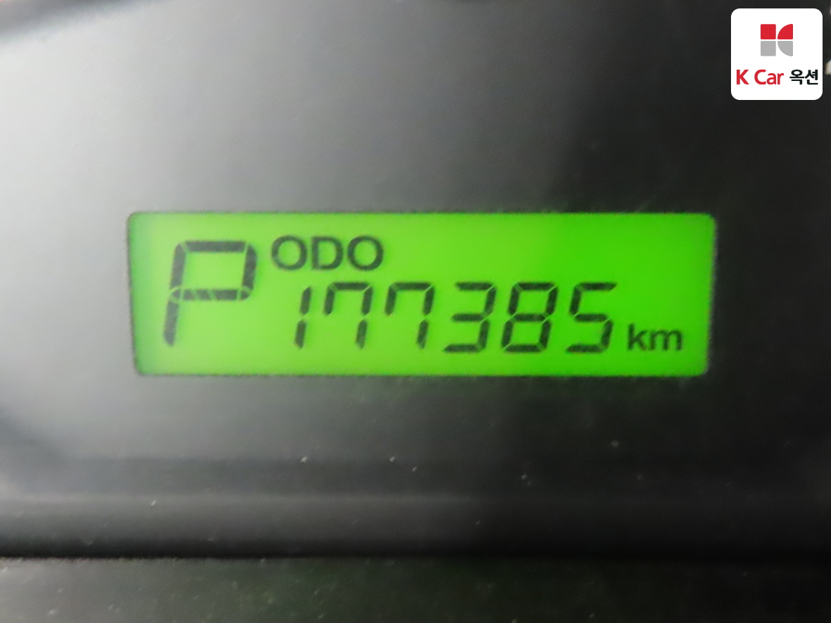 هيونداي جراند ستاريكس 2011 - صورة 4